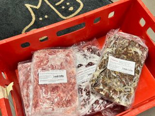 Mražené masíčko od Masožravců naskladněno 😋🐕🐕 #majapetshop #masopropsy #masozravci #barf